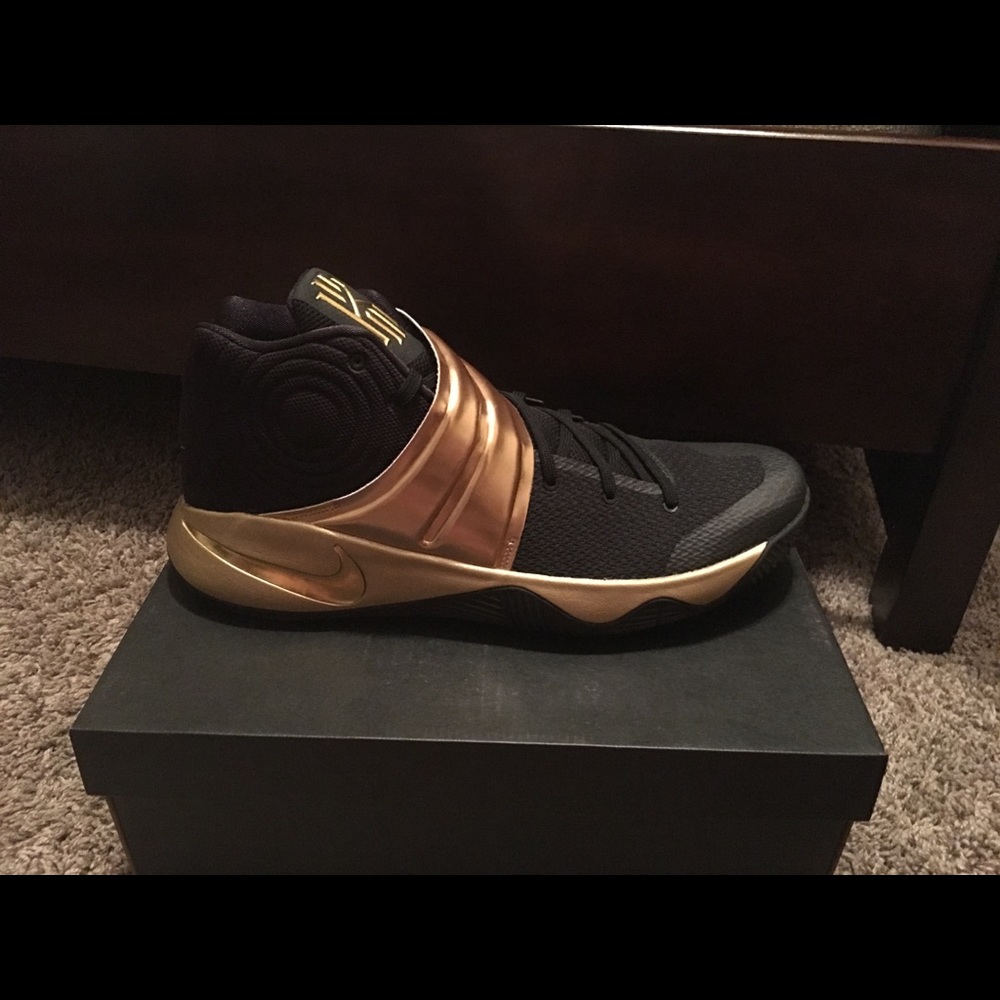 Three pairs of kyries never worn